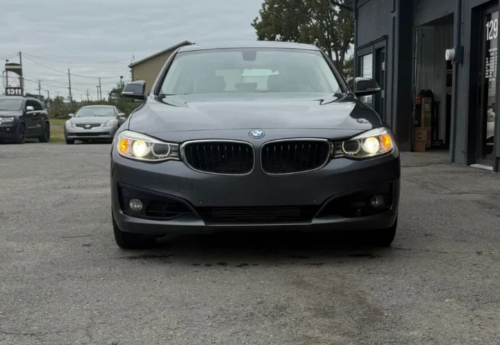 BMW 328i GT 2016, photo 2 de 20