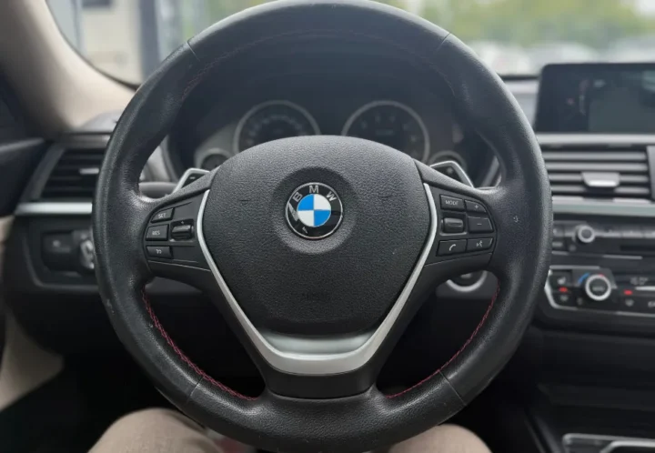 BMW 328i GT 2016, photo 14 de 20
