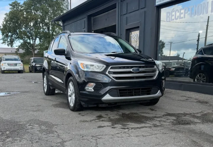 Ford Escape 2017, vue avant