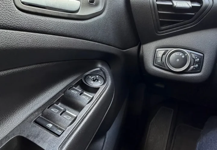 Ford Escape 2017, photo 14 de 16