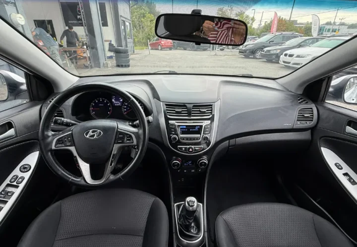 Hyundai Accent 2016, photo 9 de 15