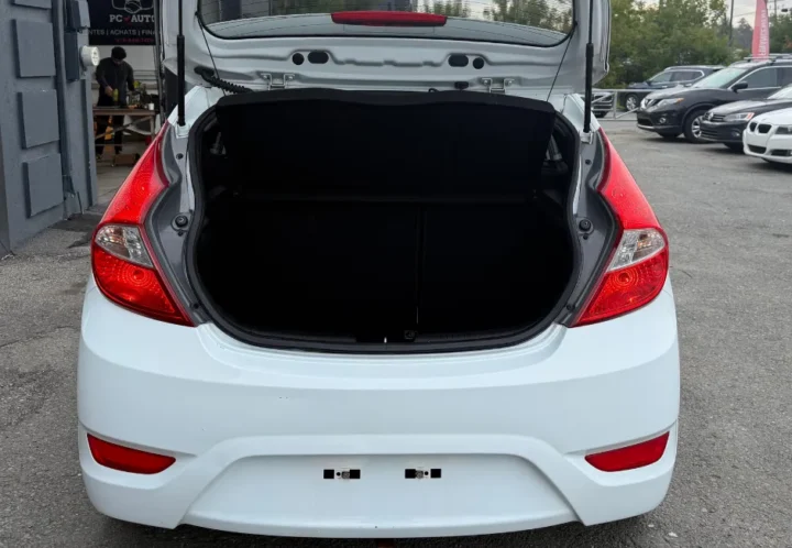Hyundai Accent 2016, photo 10 de 15