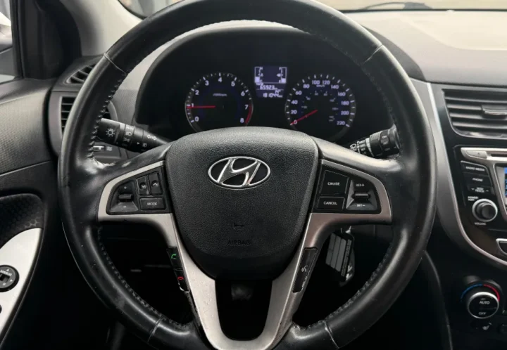 Hyundai Accent 2016, photo 13 de 15
