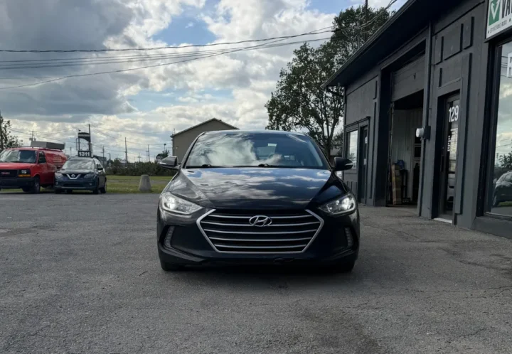 Hyundai Elantra 2017, photo 2 de 15