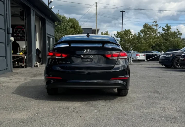Hyundai Elantra 2017, photo 6 de 15