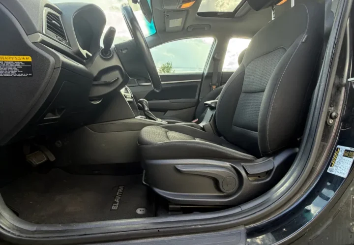 Hyundai Elantra 2017, photo 11 de 15