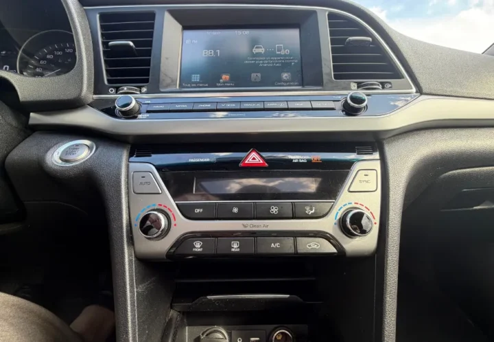 Hyundai Elantra 2017, photo 12 de 15
