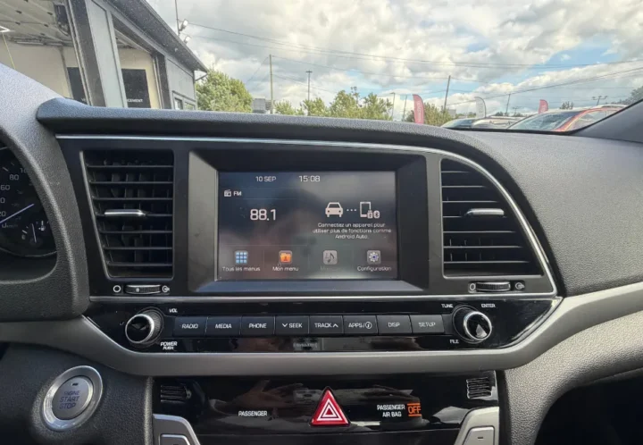 Hyundai Elantra 2017, photo 14 de 15