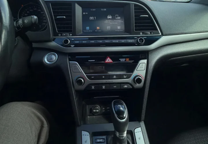 Hyundai Elantra 2017, photo 15 de 15
