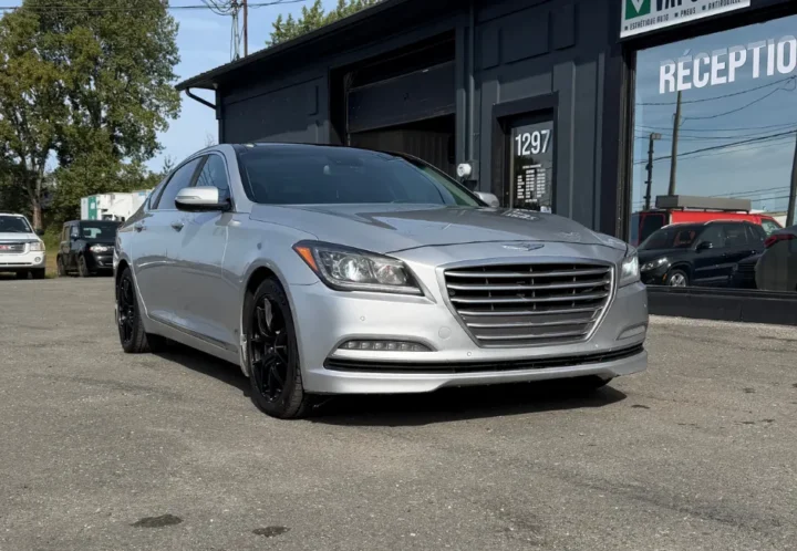 Hyundai Genesis 2015, vue avant