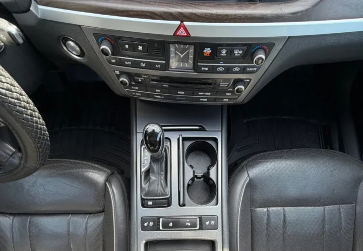 Hyundai Genesis 2015, photo 17 de 21