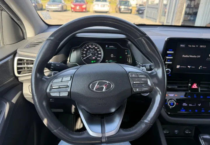 Hyundai Ioniq 2021, photo 18 de 19
