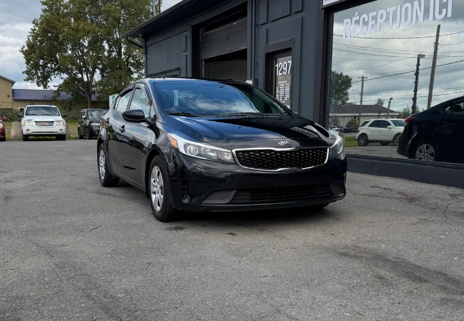 Kia Forte 2017, photo 1 de 16