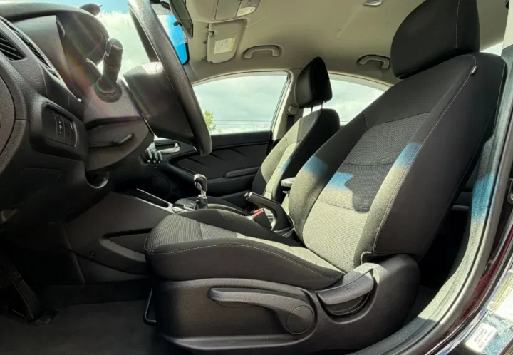 Kia Forte 2017, photo 10 de 16