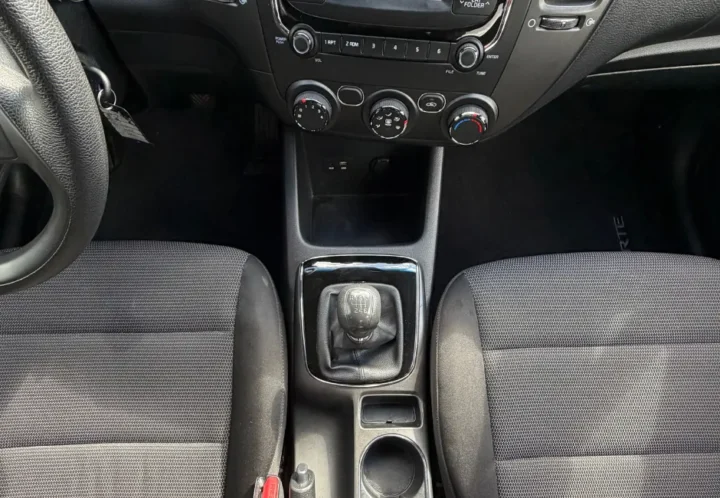 Kia Forte 2017, photo 13 de 16