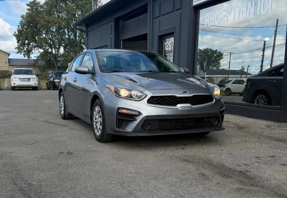 Kia Forte 2021, photo 1 de 14