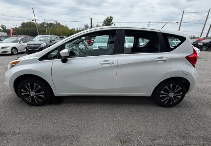 Nissan Versa 2015, photo 4 de 18