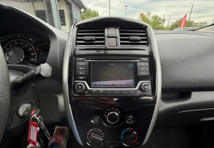 Nissan Versa 2015, photo 16 de 18