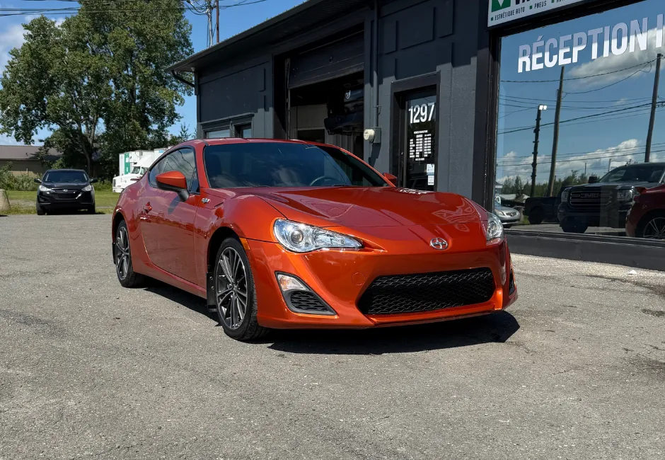 Scion FR-S 2014, photo 1 de 15