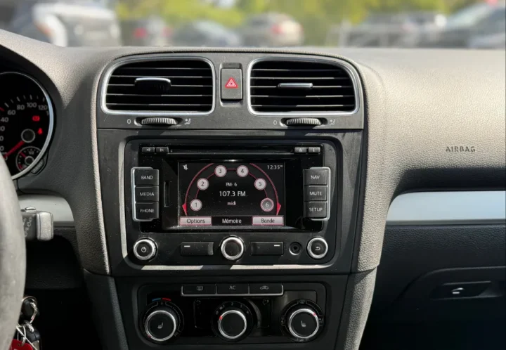 Volkswagen Golf 2011, photo 12 de 18