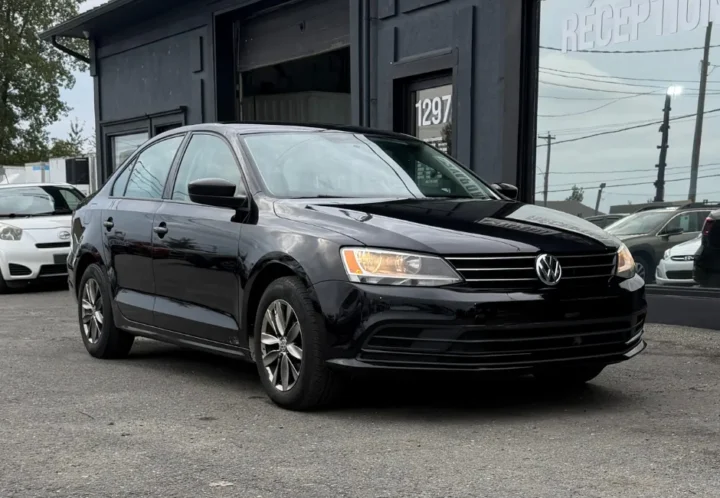 Volkswagen Jetta 2017, vue avant